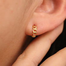Load image into Gallery viewer, 8mm Rope Huggie Earrings